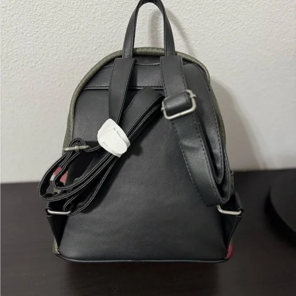 Loungefly A Nightmare On Elm Street Freddy Glove Stripe Mini Backpack - Picture 6 of 6